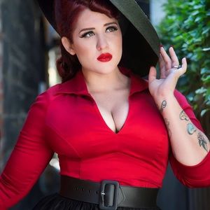 Pinup Couture RED LAUREN Fitted Blouse 3/4 SLEAVES, EXCELLENT CONDITION